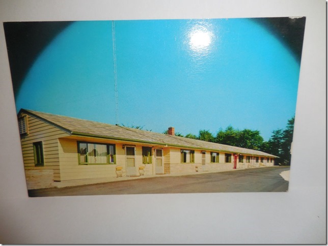 Riverview Motel postcard1